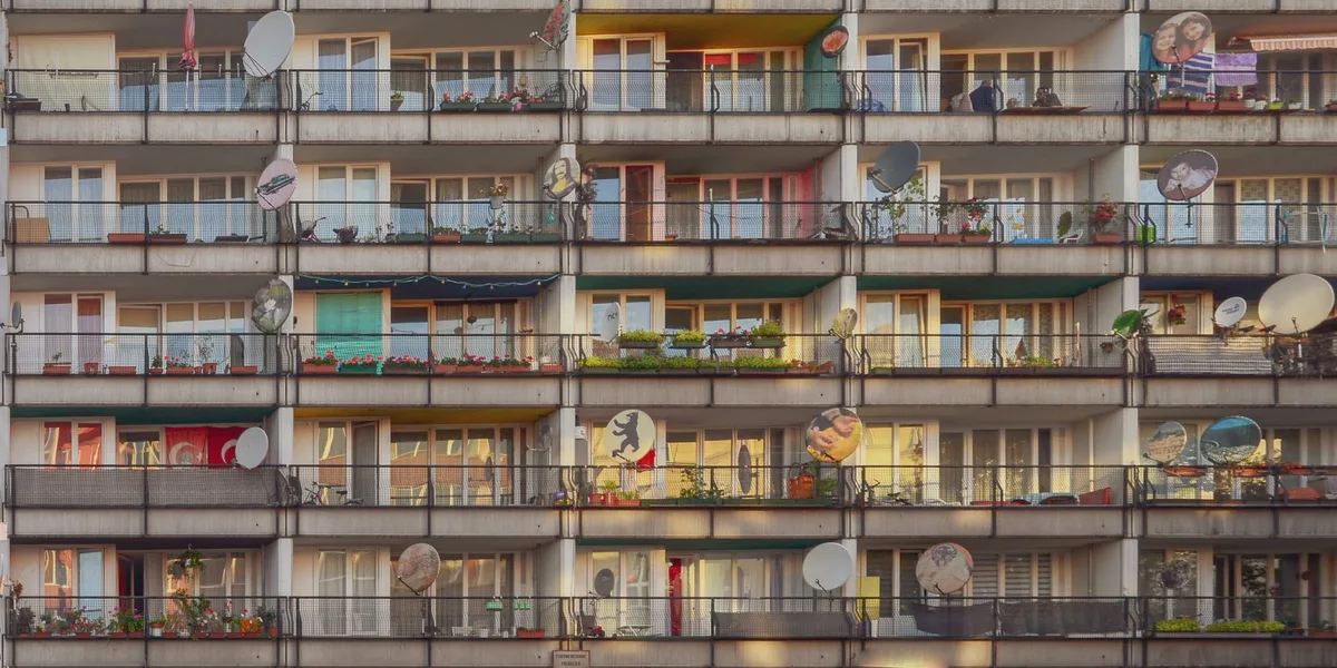 Yıldız Dolu kutulu pakette kullanılan apartman çanak antenleri